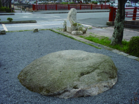 주작문 초석